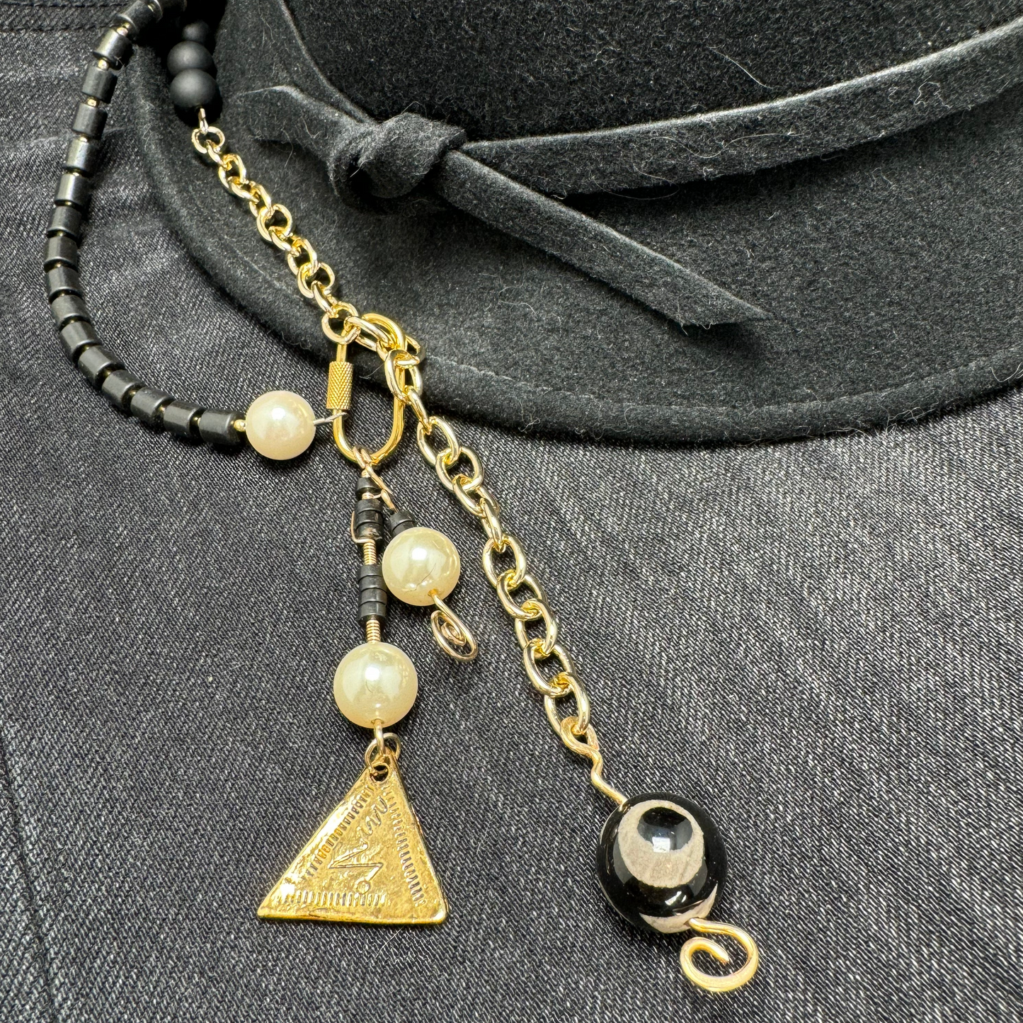 Downtown Fusion - Necklace with Carabiner