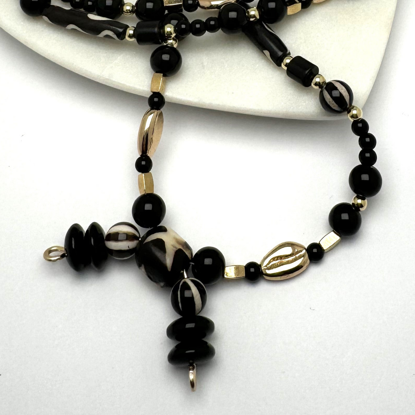 Eternal Noir Necklace – Black and Painted Agate