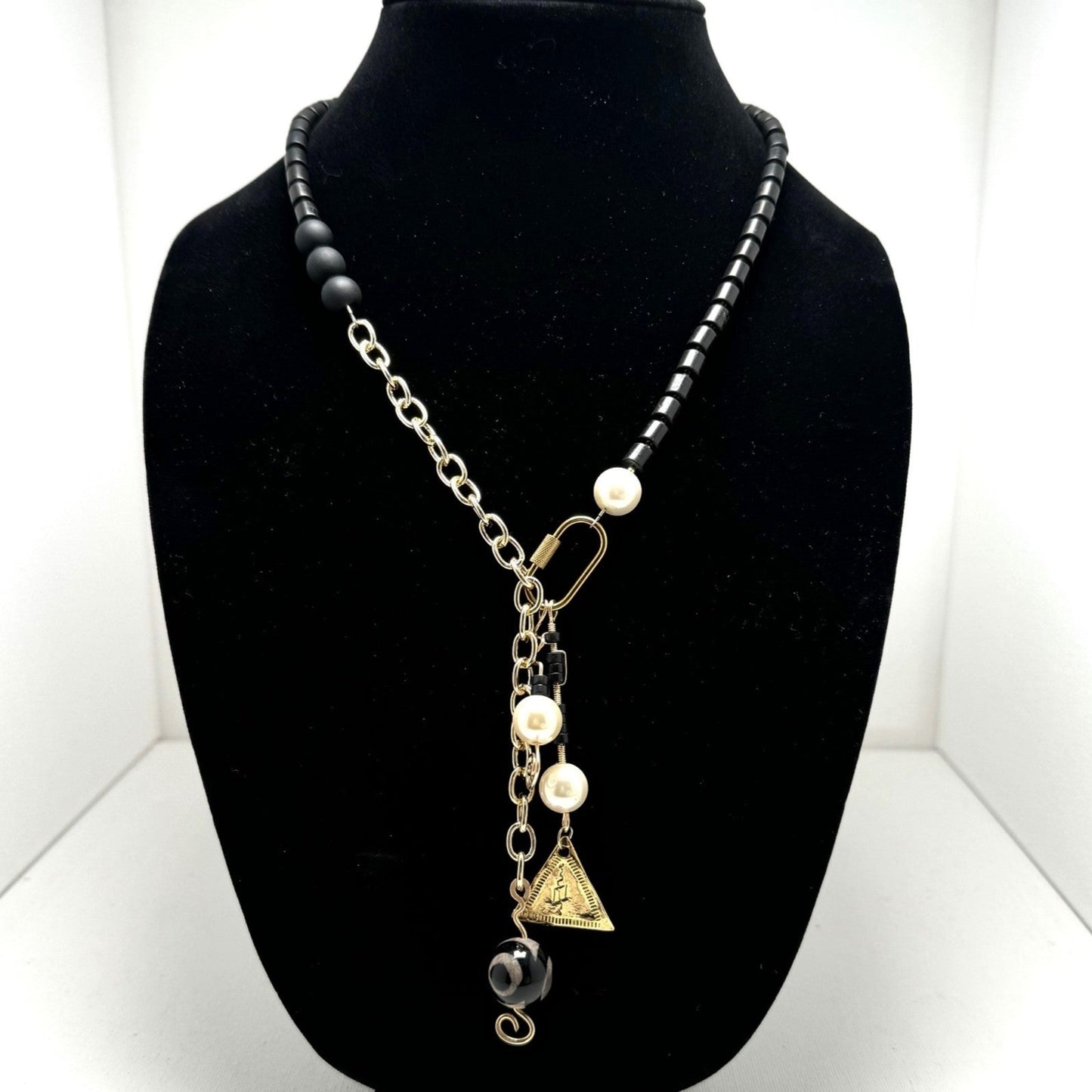 Downtown Fusion - Necklace with Carabiner