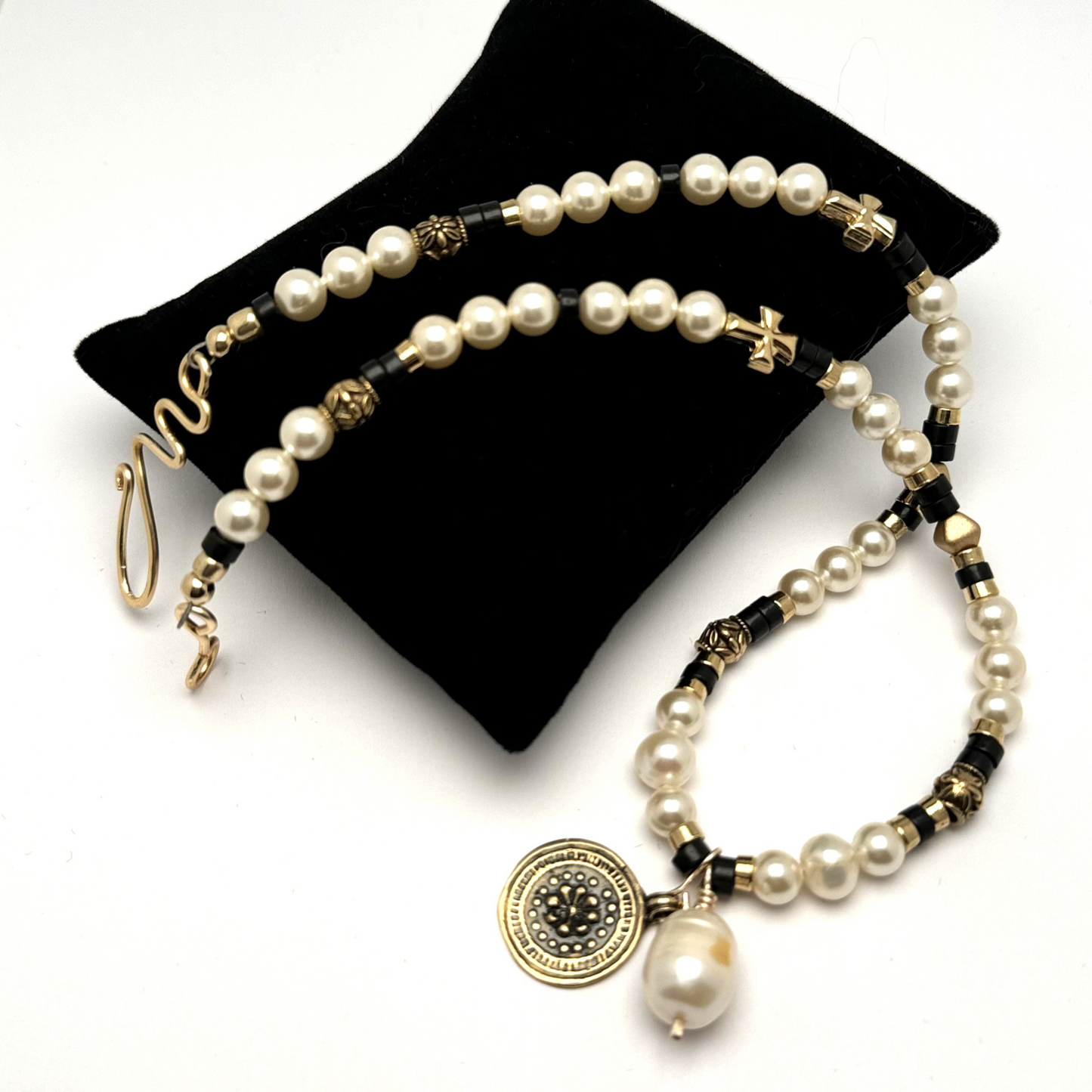 Downtown Fusion Collection - Pearl and gold charm necklace