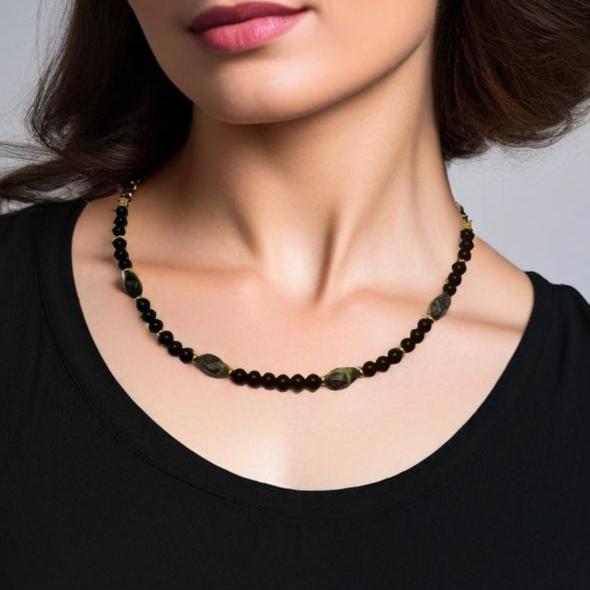 Chic Harmony Necklace - Black Japer with Serpentine