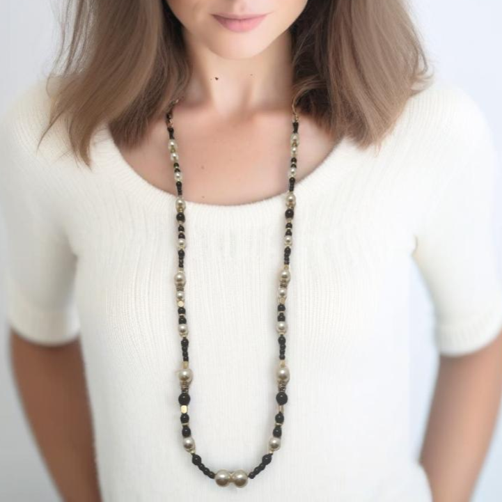 Timeless Chic Necklace – Pearl and Black Agate